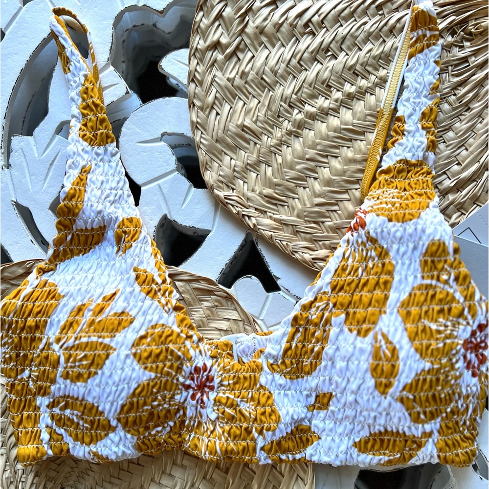 ⭐️ 🌼 RIP CURL 🌼 Azalea Shirred Long Line Tri Bikini Top